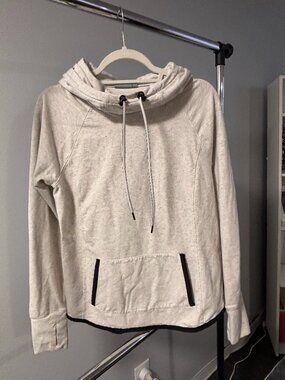 LIKE NEW**Athleta Hooded Pullover Sweatshirt - Light Gray